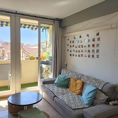 Flat Apartment *